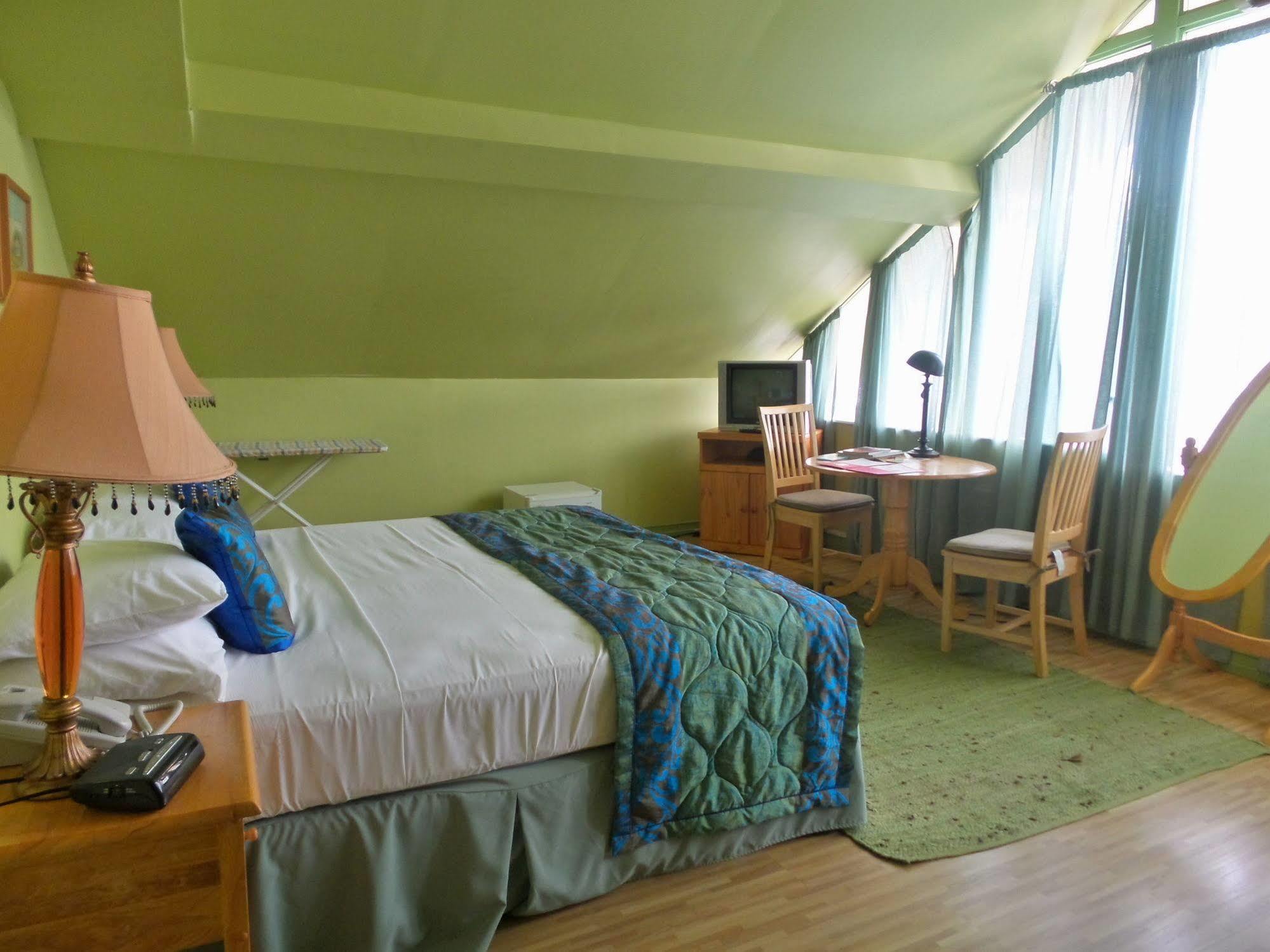 Heritage Inn Trinidad Belmont Extérieur photo