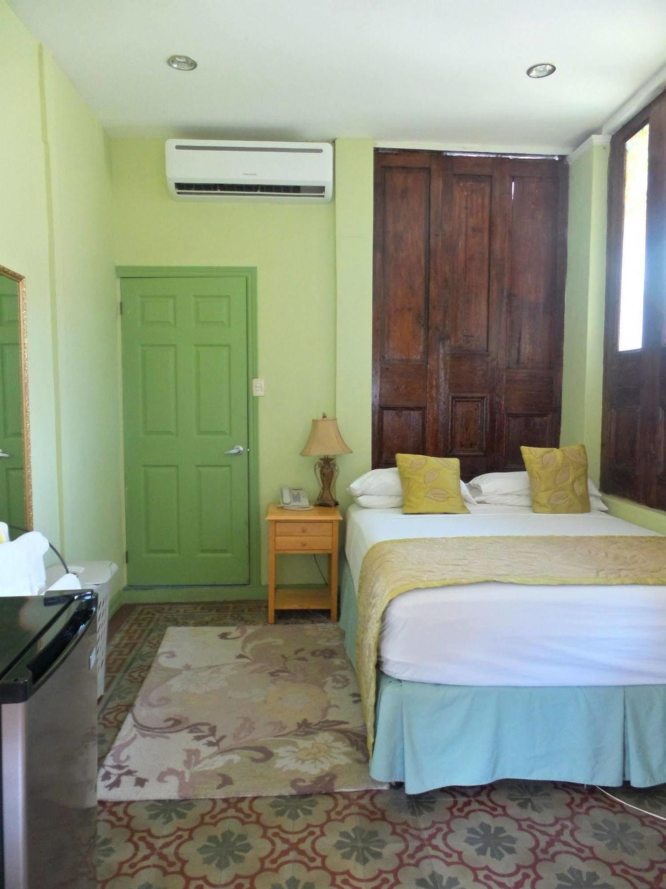 Heritage Inn Trinidad Belmont Extérieur photo