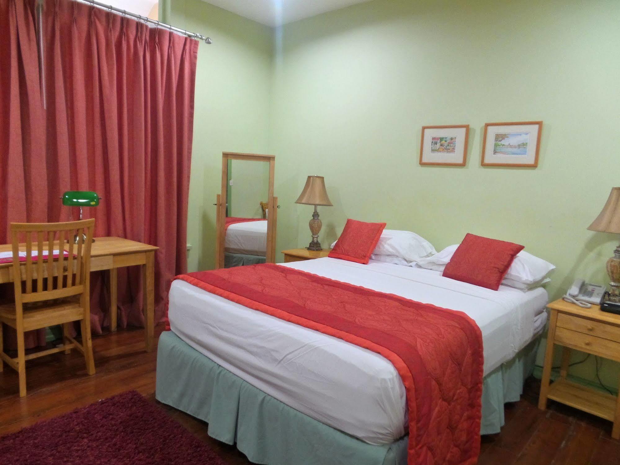 Heritage Inn Trinidad Belmont Extérieur photo