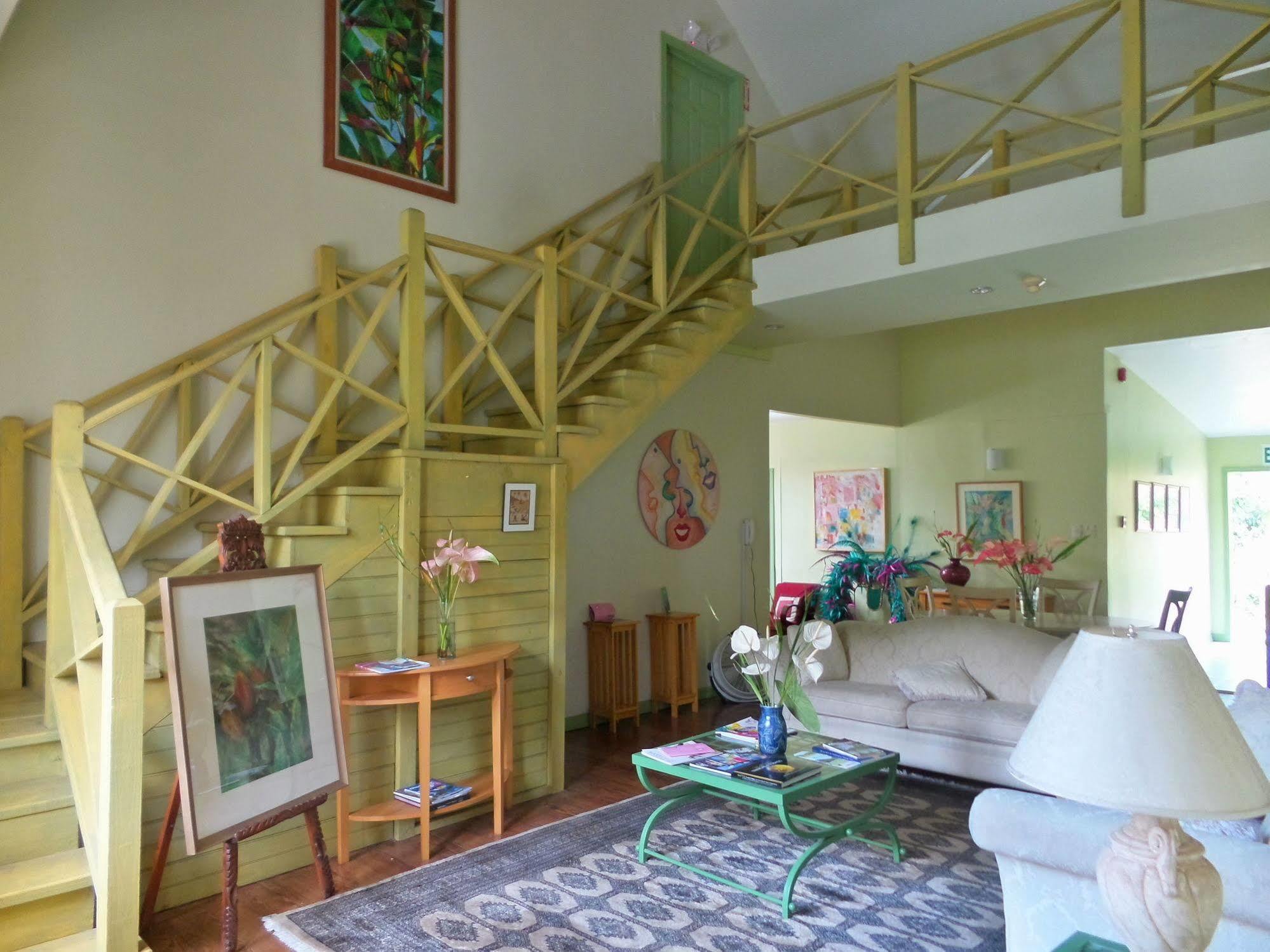 Heritage Inn Trinidad Belmont Extérieur photo