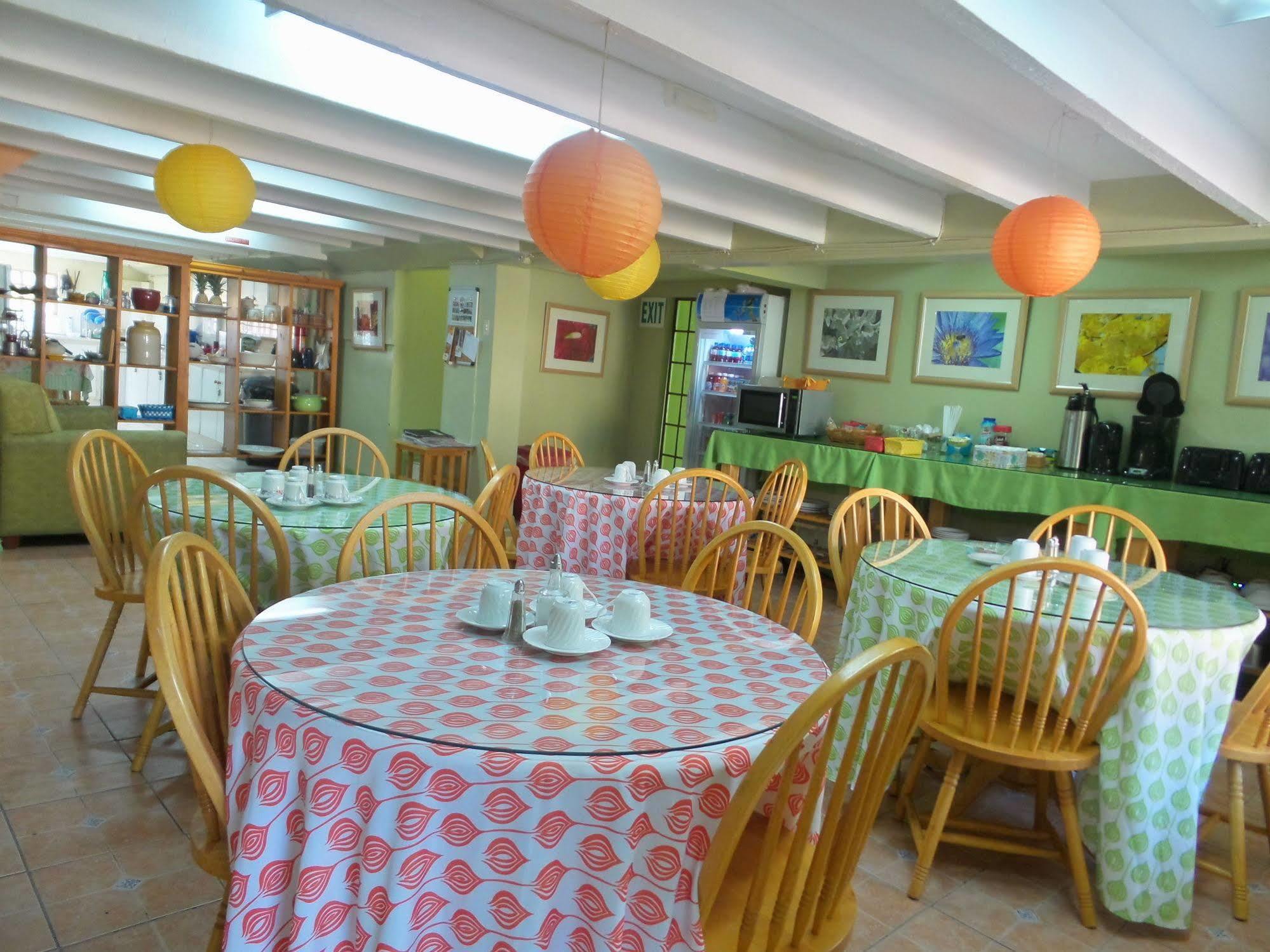 Heritage Inn Trinidad Belmont Extérieur photo